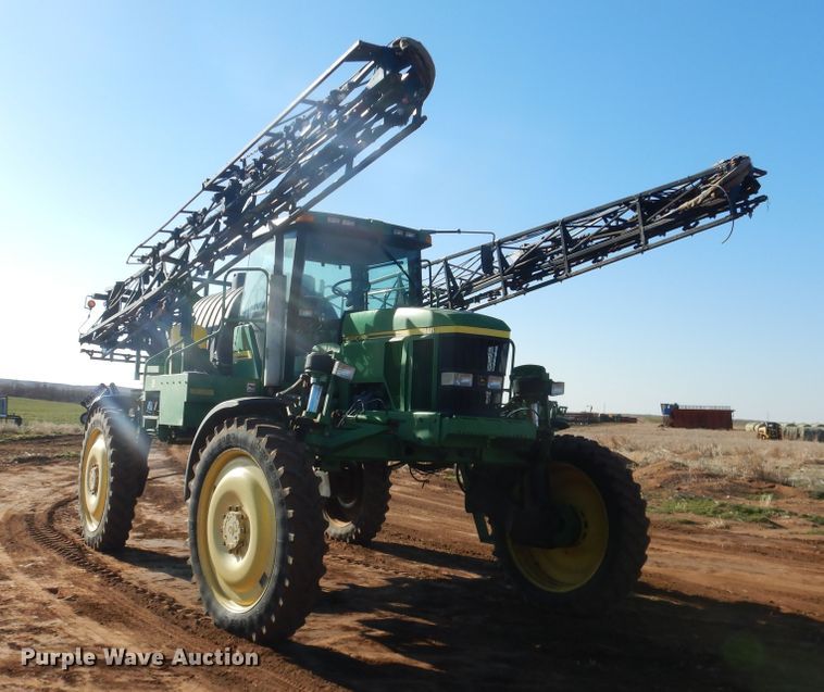 image for item DJ8250 2001 John Deere 4710  sprayer