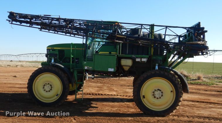 image for item DJ8250 2001 John Deere 4710  sprayer