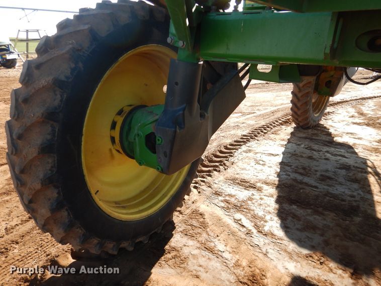 image for item DJ8250 2001 John Deere 4710  sprayer