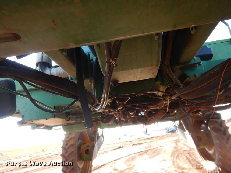 image for item DJ8250 2001 John Deere 4710  sprayer