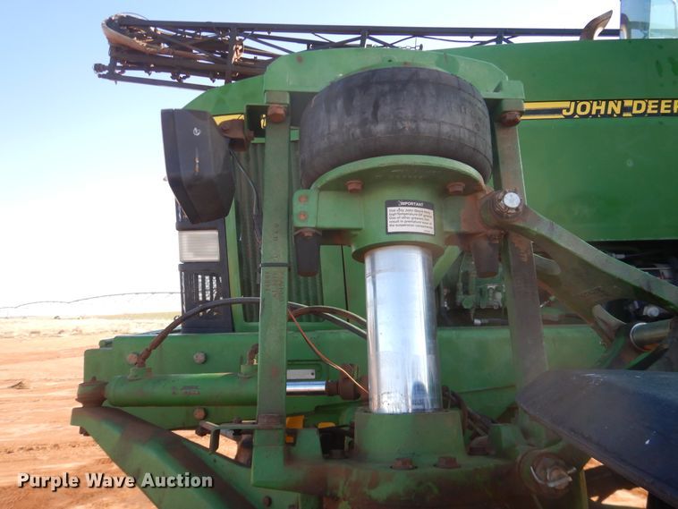 image for item DJ8250 2001 John Deere 4710  sprayer