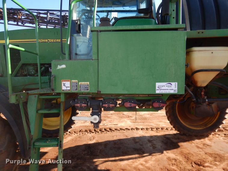 image for item DJ8250 2001 John Deere 4710  sprayer
