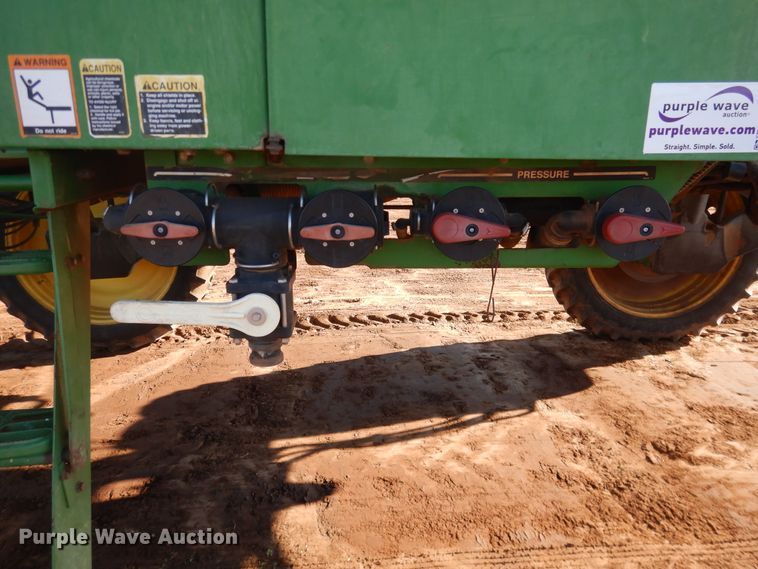 image for item DJ8250 2001 John Deere 4710  sprayer