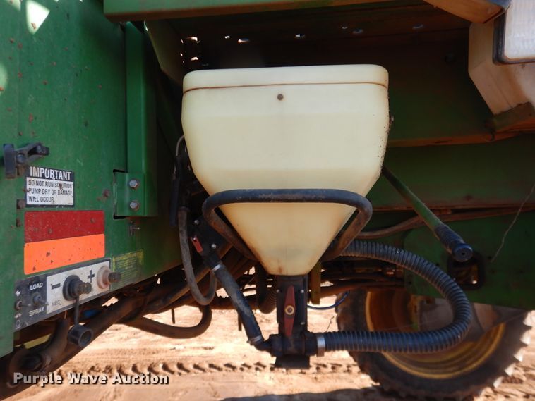 image for item DJ8250 2001 John Deere 4710  sprayer