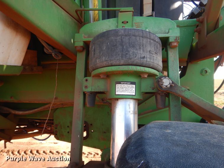 image for item DJ8250 2001 John Deere 4710  sprayer