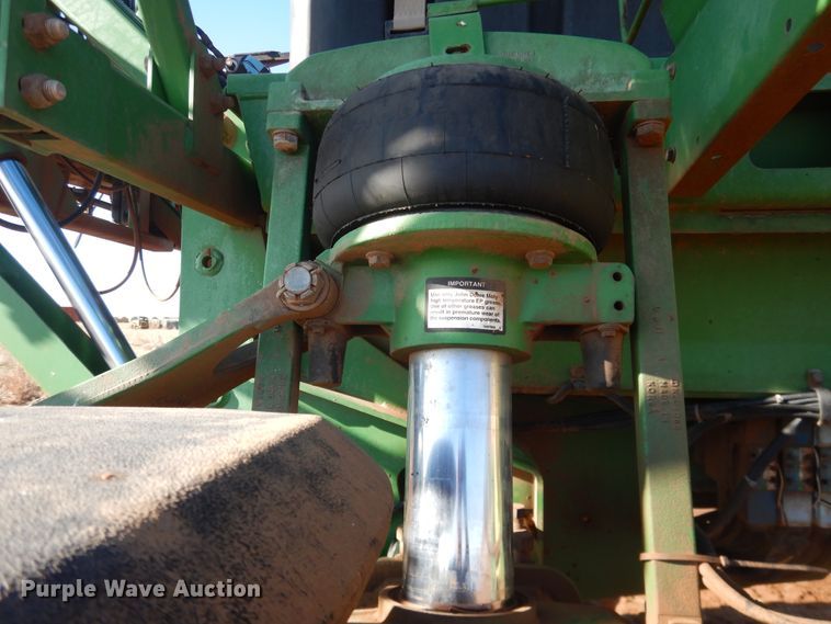 image for item DJ8250 2001 John Deere 4710  sprayer