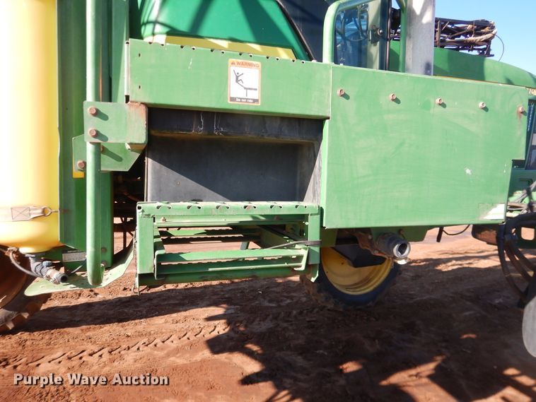 image for item DJ8250 2001 John Deere 4710  sprayer