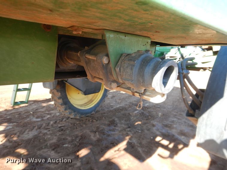image for item DJ8250 2001 John Deere 4710  sprayer