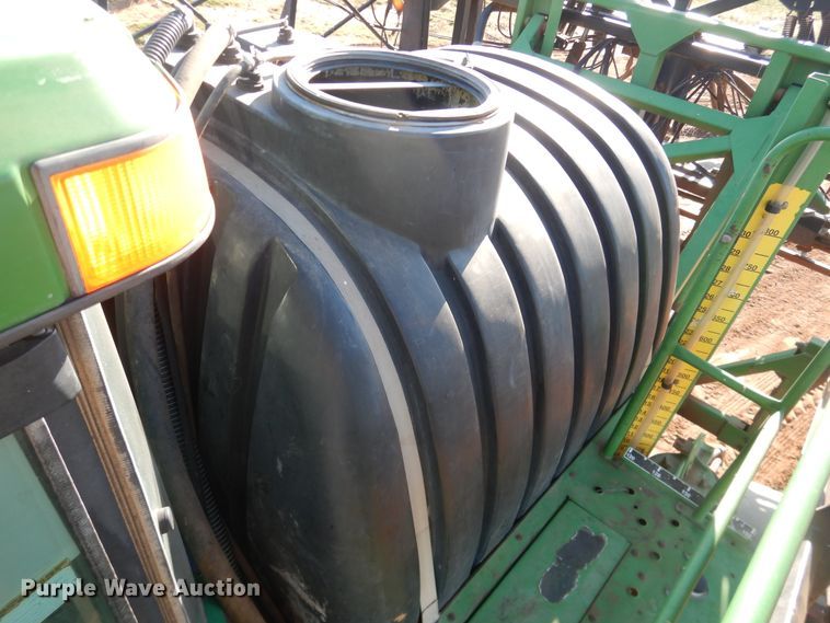 image for item DJ8250 2001 John Deere 4710  sprayer