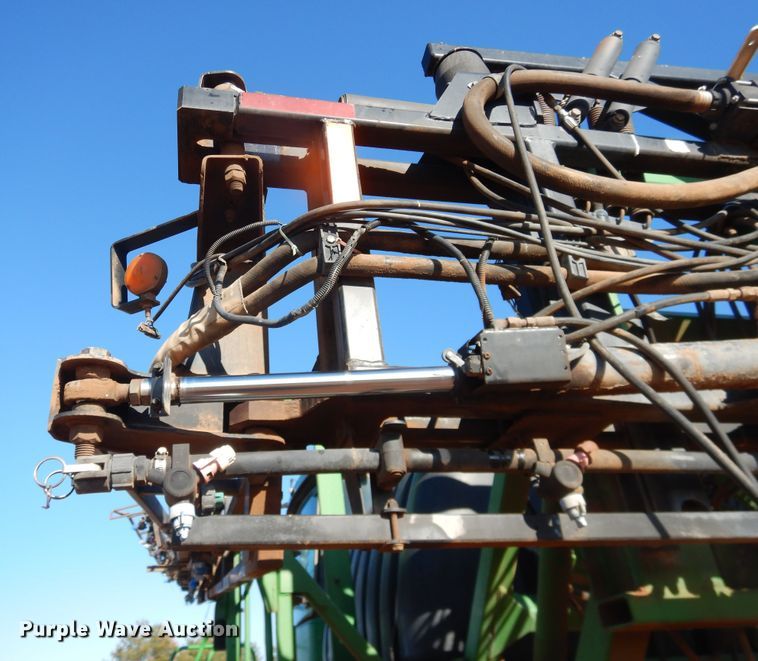 image for item DJ8250 2001 John Deere 4710  sprayer