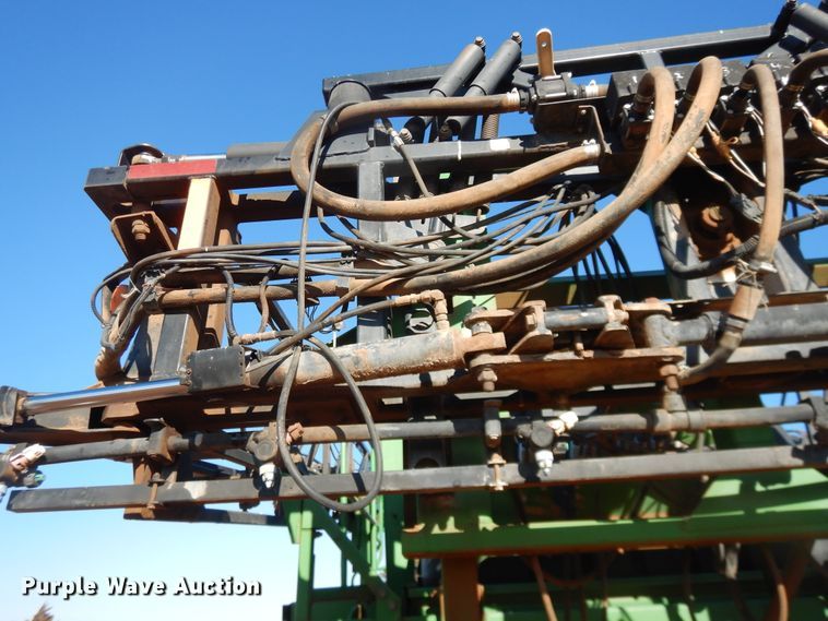 image for item DJ8250 2001 John Deere 4710  sprayer