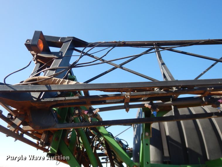 image for item DJ8250 2001 John Deere 4710  sprayer