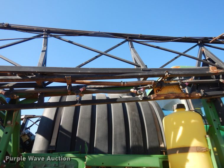 image for item DJ8250 2001 John Deere 4710  sprayer