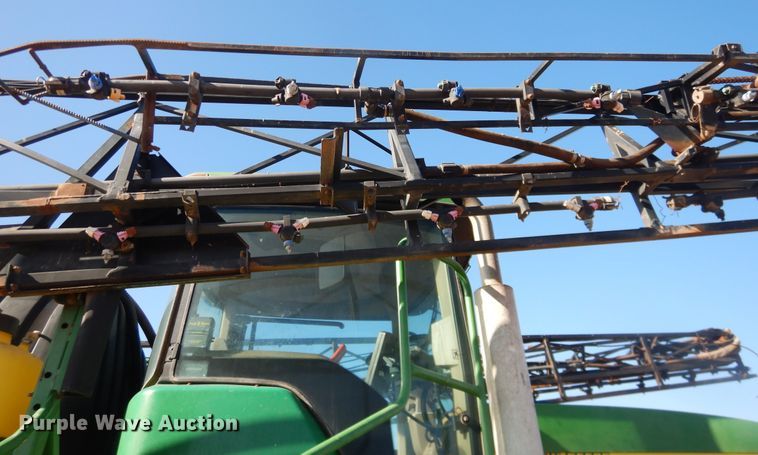 image for item DJ8250 2001 John Deere 4710  sprayer