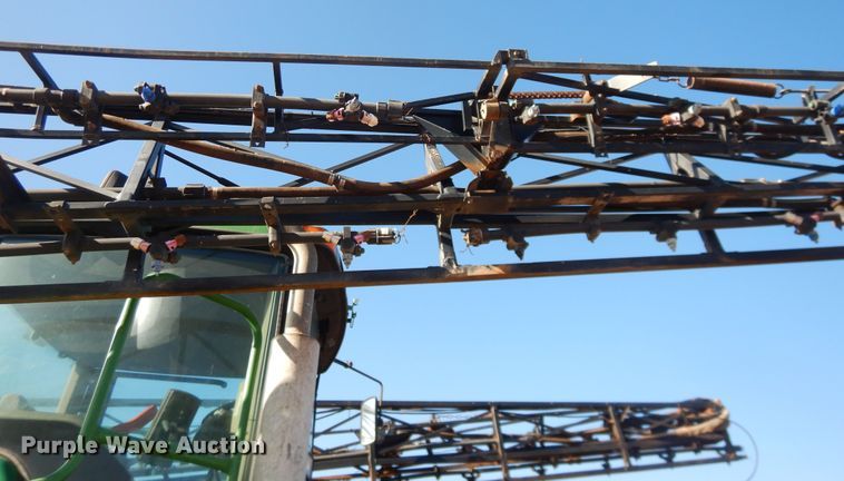 image for item DJ8250 2001 John Deere 4710  sprayer