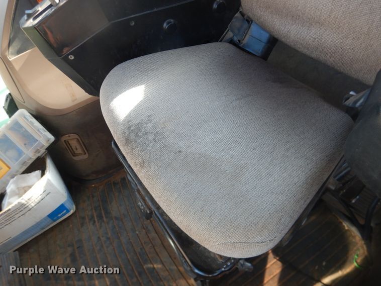 image for item DJ8250 2001 John Deere 4710  sprayer