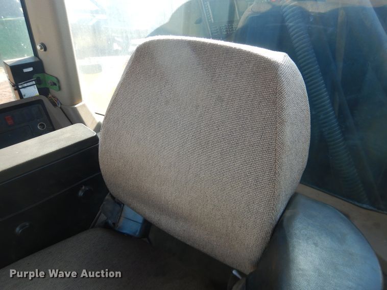 image for item DJ8250 2001 John Deere 4710  sprayer