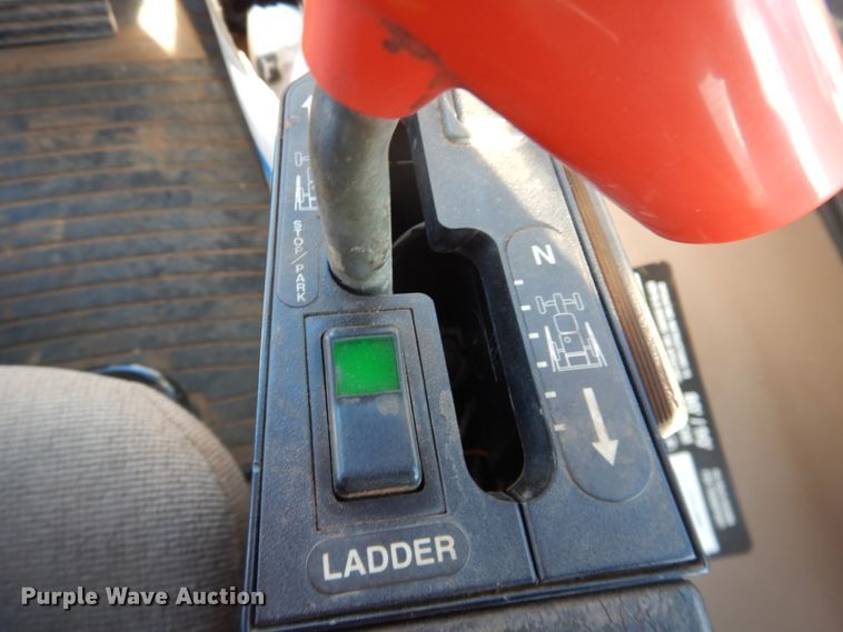 image for item DJ8250 2001 John Deere 4710  sprayer