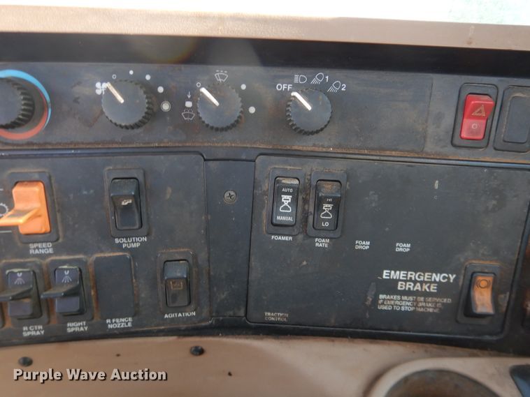 image for item DJ8250 2001 John Deere 4710  sprayer