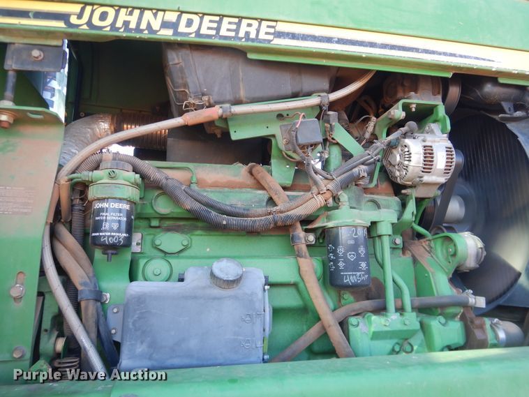 image for item DJ8250 2001 John Deere 4710  sprayer