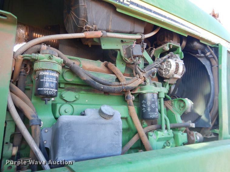 image for item DJ8250 2001 John Deere 4710  sprayer