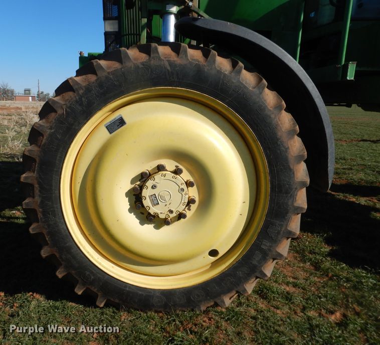 image for item DJ8250 2001 John Deere 4710  sprayer