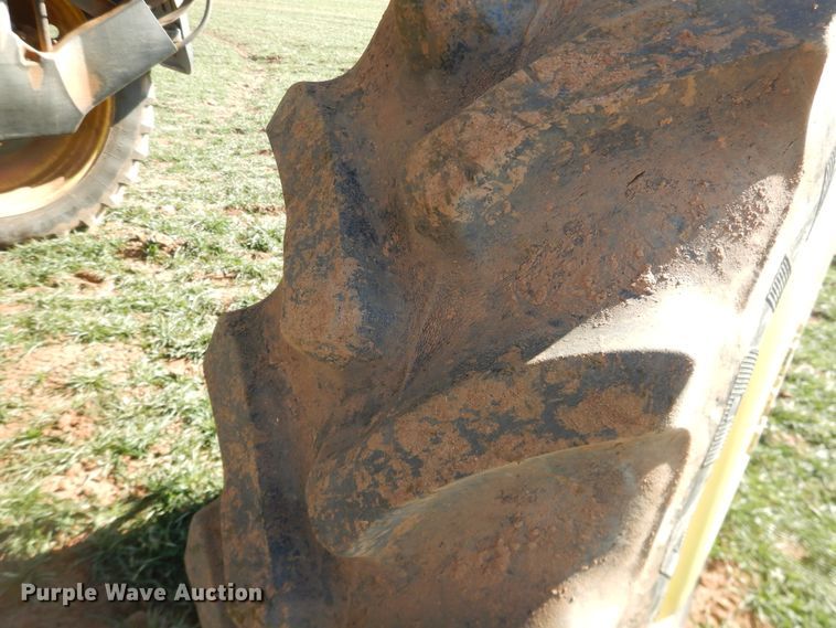 image for item DJ8250 2001 John Deere 4710  sprayer