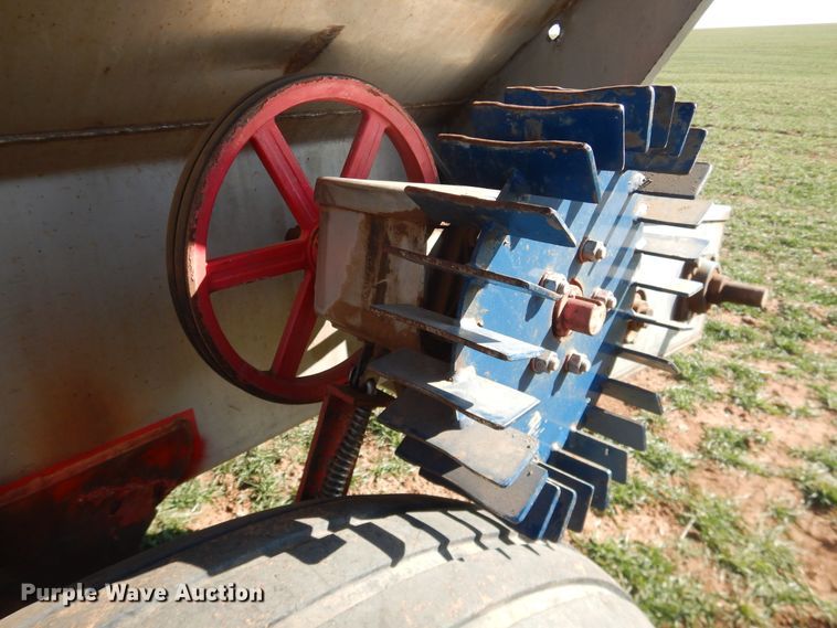 image for item DJ8252 Newton Crouch 48 Crop Maker spreader