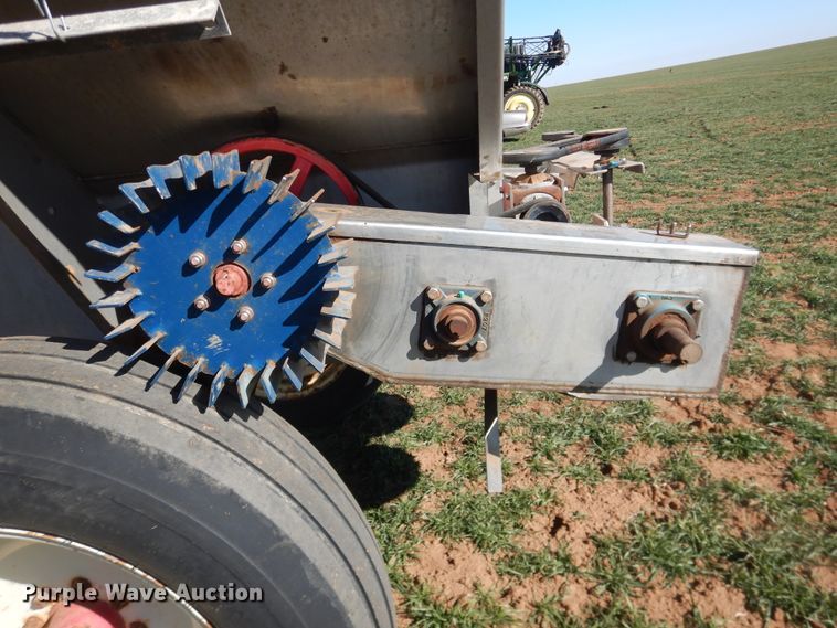 image for item DJ8252 Newton Crouch 48 Crop Maker spreader