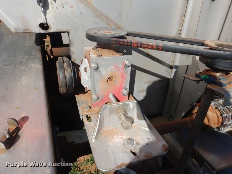 image for item DJ8252 Newton Crouch 48 Crop Maker spreader