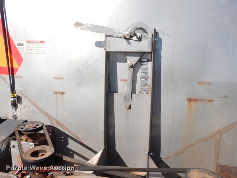 image for item DJ8252 Newton Crouch 48 Crop Maker spreader