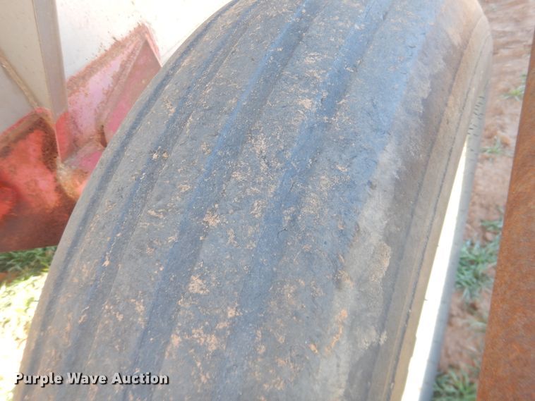 image for item DJ8252 Newton Crouch 48 Crop Maker spreader