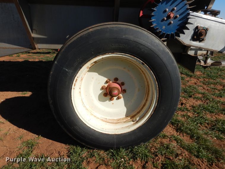 image for item DJ8252 Newton Crouch 48 Crop Maker spreader