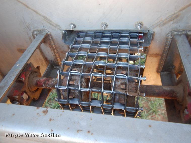 image for item DJ8253 Newton Crouch 48 Crop Maker spreader