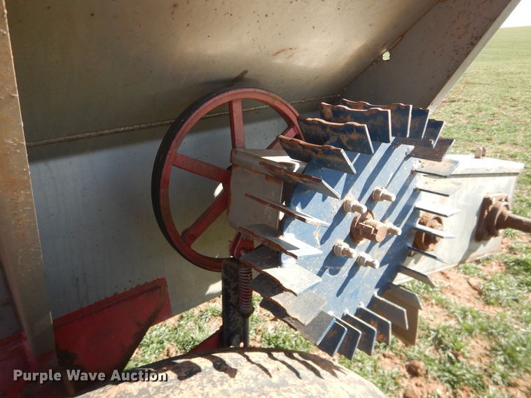 image for item DJ8253 Newton Crouch 48 Crop Maker spreader