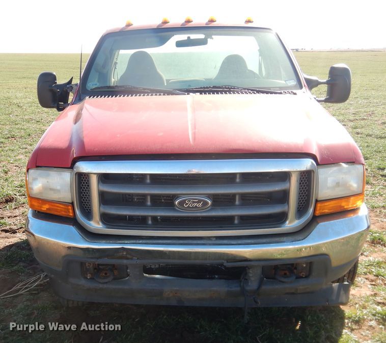 image for item DJ8255 2001 Ford F350 Super Duty  pickup truck cab and chassis