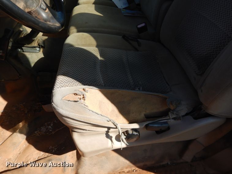 image for item DJ8255 2001 Ford F350 Super Duty  pickup truck cab and chassis