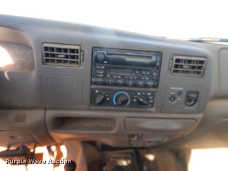 image for item DJ8255 2001 Ford F350 Super Duty  pickup truck cab and chassis