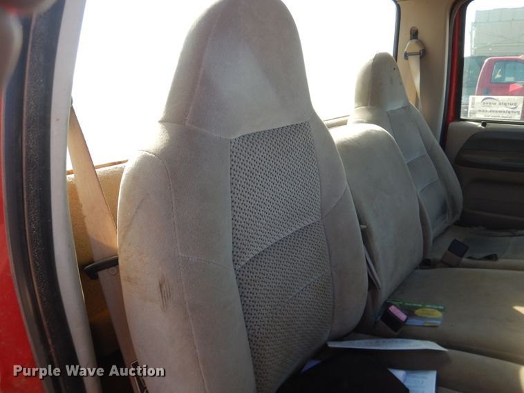 image for item DJ8255 2001 Ford F350 Super Duty  pickup truck cab and chassis