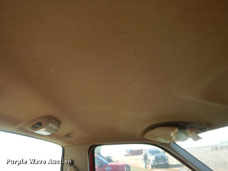 image for item DJ8255 2001 Ford F350 Super Duty  pickup truck cab and chassis