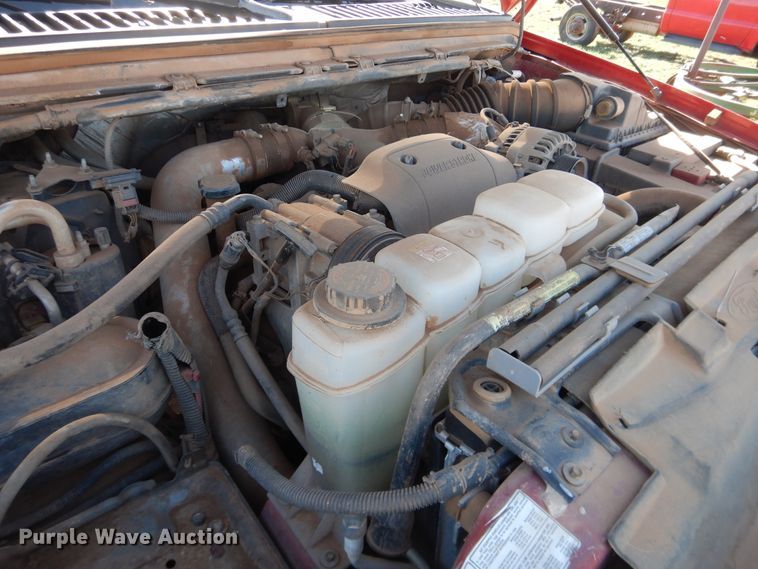 image for item DJ8255 2001 Ford F350 Super Duty  pickup truck cab and chassis