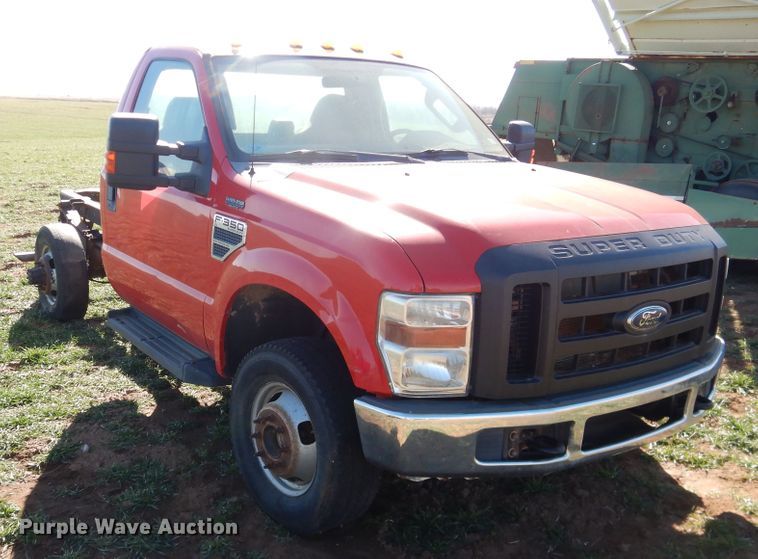 image for item DJ8257 2008 Ford F350 Super Duty  pickup truck cab and chassis