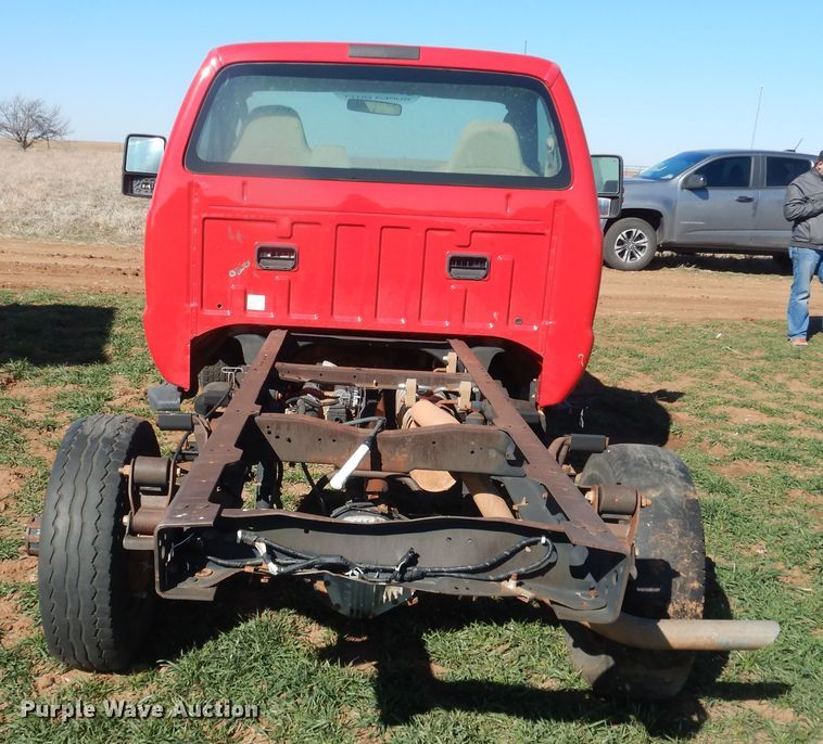 image for item DJ8257 2008 Ford F350 Super Duty  pickup truck cab and chassis