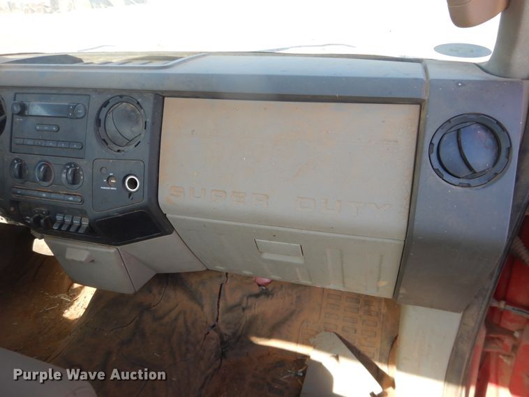 image for item DJ8257 2008 Ford F350 Super Duty  pickup truck cab and chassis