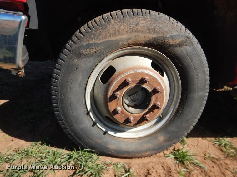 image for item DJ8257 2008 Ford F350 Super Duty  pickup truck cab and chassis