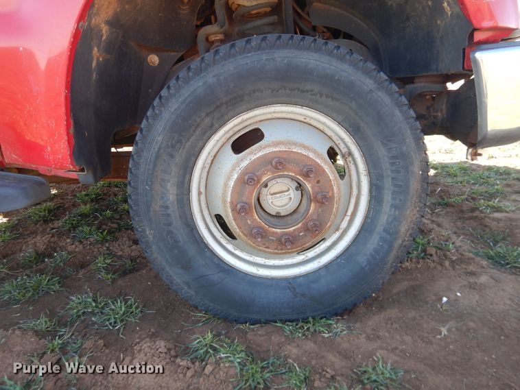 image for item DJ8257 2008 Ford F350 Super Duty  pickup truck cab and chassis