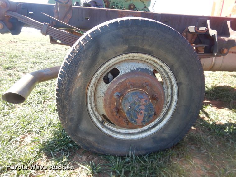 image for item DJ8257 2008 Ford F350 Super Duty  pickup truck cab and chassis