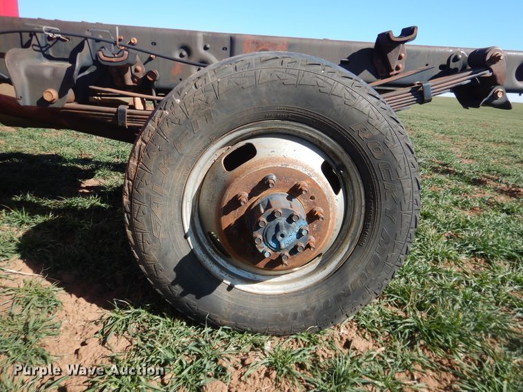 image for item DJ8257 2008 Ford F350 Super Duty  pickup truck cab and chassis