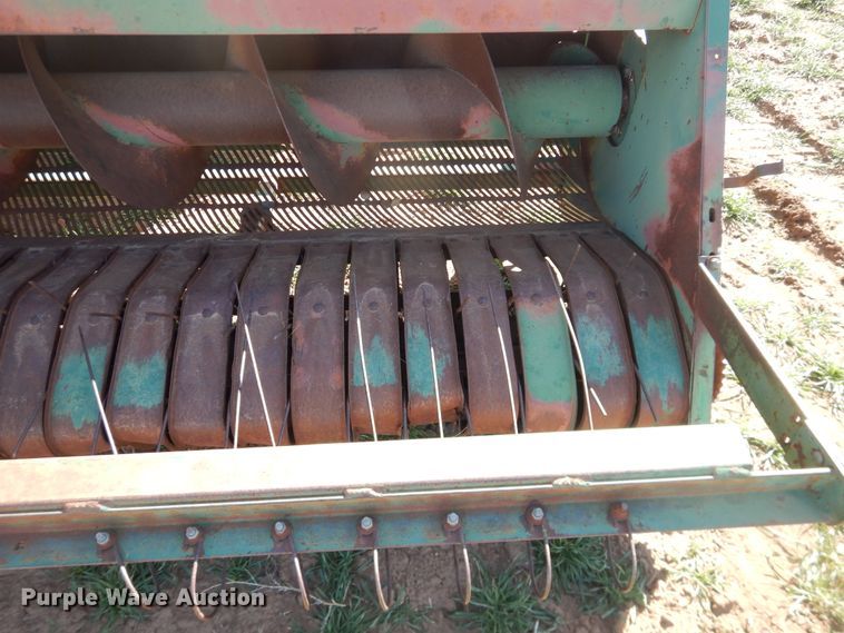 image for item DJ8258 KMC Kelly peanut combine