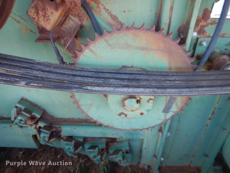 image for item DJ8258 KMC Kelly peanut combine